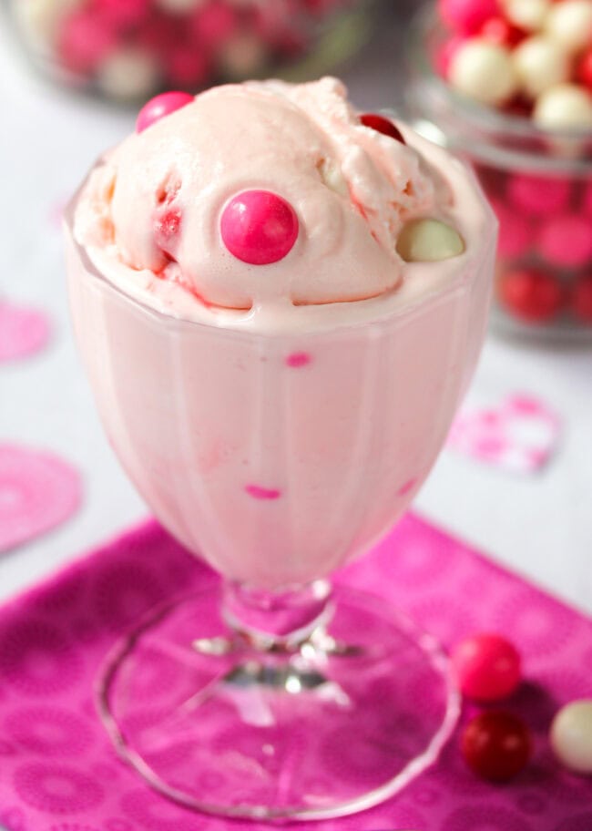 Bubble gum ice Cream in glass cups.